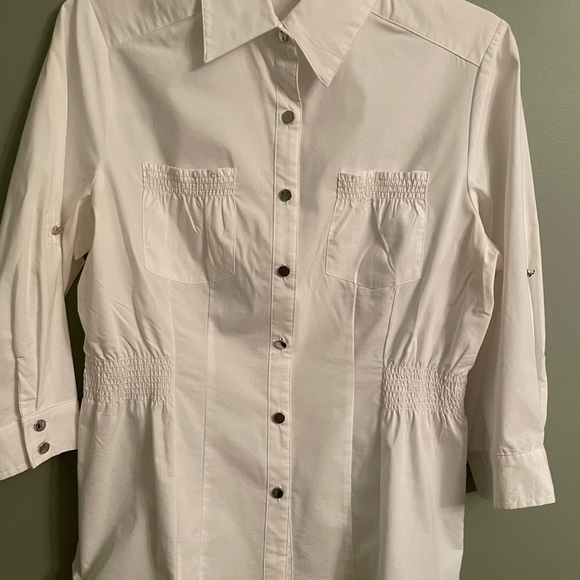 Elements buttons down shirt size M. 2/3 long sleeves, color white, front pockets - Picture 3 of 16